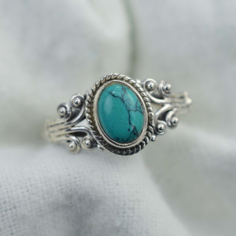 Sterling Silver Turquoise Oval Statement Ring - Size 9.5